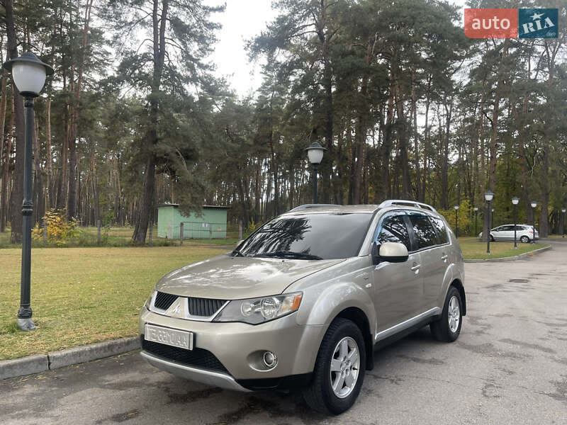 Внедорожник / Кроссовер Mitsubishi Outlander XL 2008 в Чернигове фото 2 Внедорожник / Кроссовер Mitsubishi Outlander XL 2008 в Чернигове
