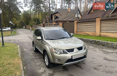 Позашляховик / Кросовер Mitsubishi Outlander XL 2008 в  фото 11 Позашляховик / Кросовер Mitsubishi Outlander XL 2008 в