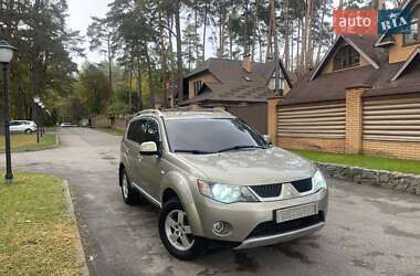 Позашляховик / Кросовер Mitsubishi Outlander XL 2008 в  фото 14 Позашляховик / Кросовер Mitsubishi Outlander XL 2008 в