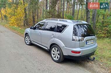 Внедорожник / Кроссовер Mitsubishi Outlander XL 2010 в 