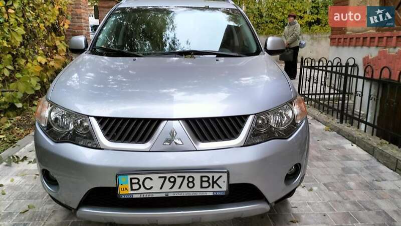 Внедорожник / Кроссовер Mitsubishi Outlander XL 2008 в Львове фото 6 Внедорожник / Кроссовер Mitsubishi Outlander XL 2008 в Львове