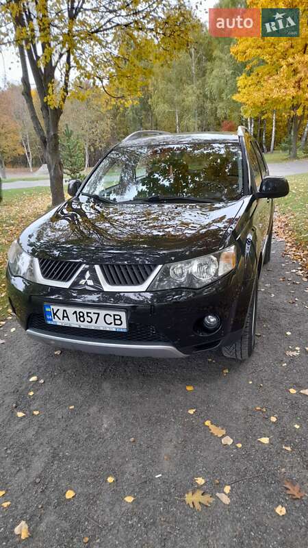 Внедорожник / Кроссовер Mitsubishi Outlander XL 2009 в Хмельницком