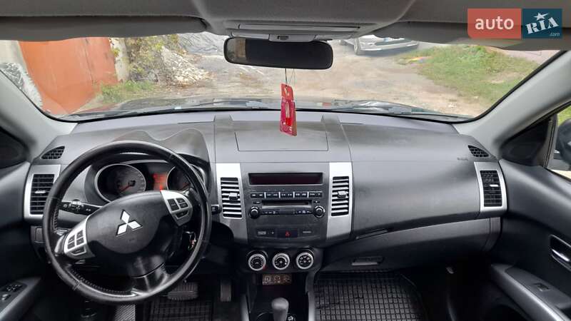 Внедорожник / Кроссовер Mitsubishi Outlander XL 2009 в Хмельницком
