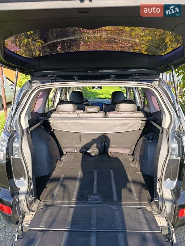 Внедорожник / Кроссовер Mitsubishi Outlander XL 2007 в Тернополе