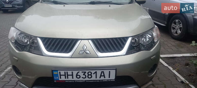 Внедорожник / Кроссовер Mitsubishi Outlander XL 2008 в Одессе