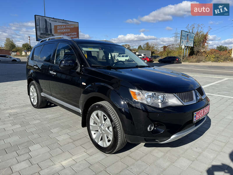 Позашляховик / Кросовер Mitsubishi Outlander XL 2008 в 