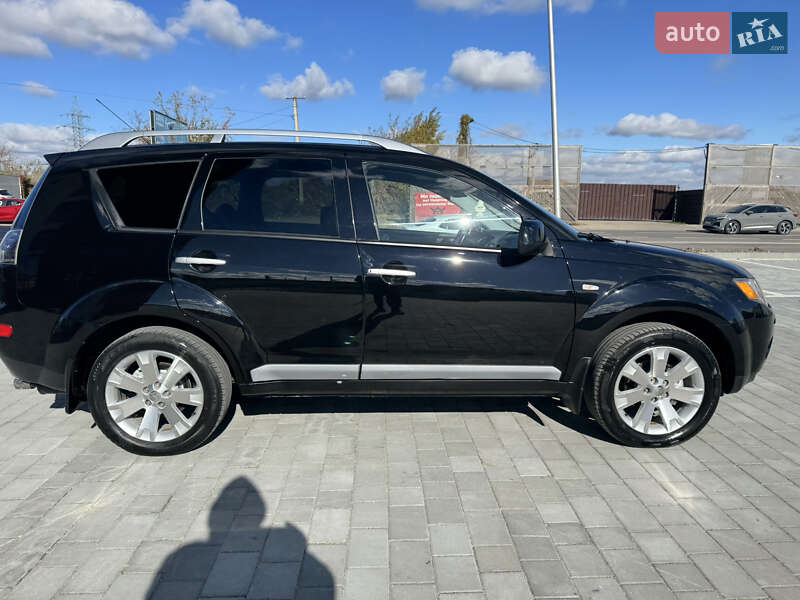 Позашляховик / Кросовер Mitsubishi Outlander XL 2008 в Івано-Франківську