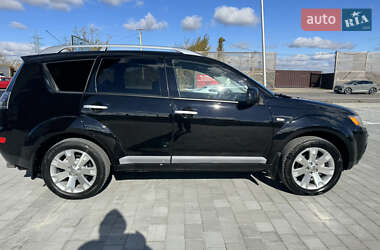 Позашляховик / Кросовер Mitsubishi Outlander XL 2008 в 