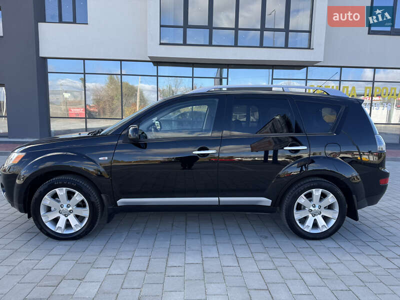 Позашляховик / Кросовер Mitsubishi Outlander XL 2008 в Івано-Франківську