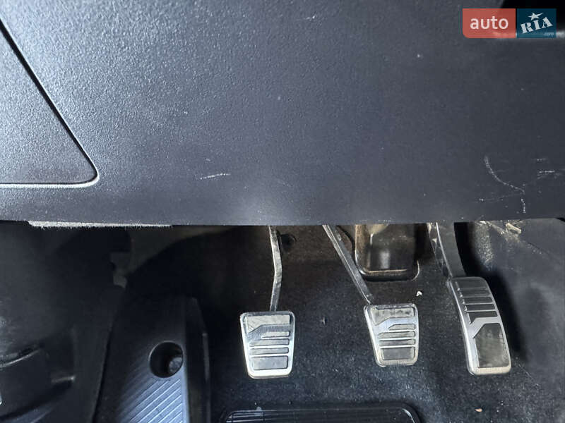 Позашляховик / Кросовер Mitsubishi Outlander XL 2008 в Івано-Франківську