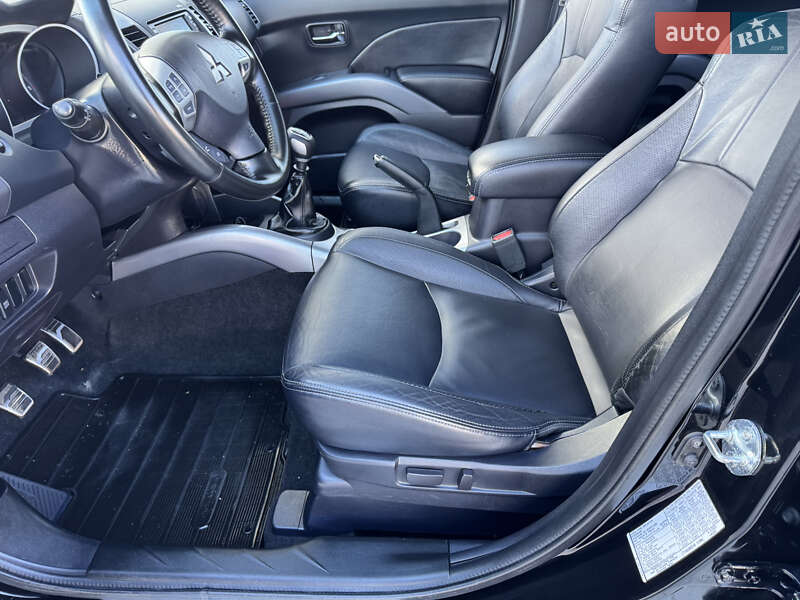 Позашляховик / Кросовер Mitsubishi Outlander XL 2008 в Івано-Франківську