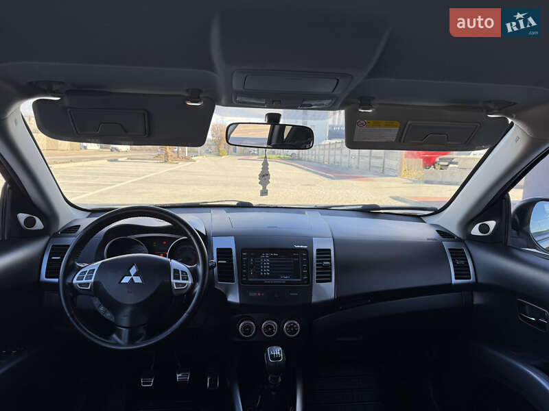 Позашляховик / Кросовер Mitsubishi Outlander XL 2008 в Івано-Франківську