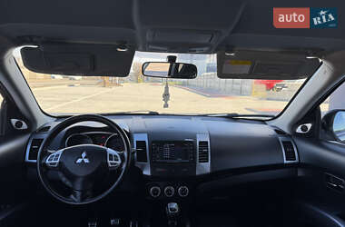 Позашляховик / Кросовер Mitsubishi Outlander XL 2008 в 