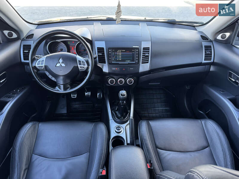 Позашляховик / Кросовер Mitsubishi Outlander XL 2008 в Івано-Франківську