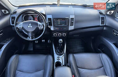 Позашляховик / Кросовер Mitsubishi Outlander XL 2008 в 