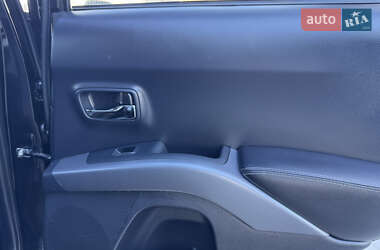 Позашляховик / Кросовер Mitsubishi Outlander XL 2008 в 