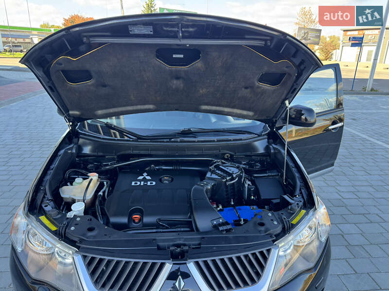 Позашляховик / Кросовер Mitsubishi Outlander XL 2008 в Івано-Франківську