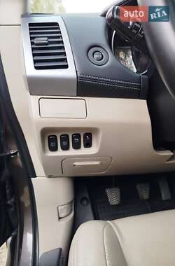 Позашляховик / Кросовер Mitsubishi Outlander XL 2010 в  фото 21 Позашляховик / Кросовер Mitsubishi Outlander XL 2010 в