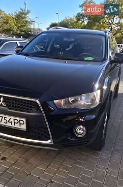 Внедорожник / Кроссовер Mitsubishi Outlander XL 2011 в 