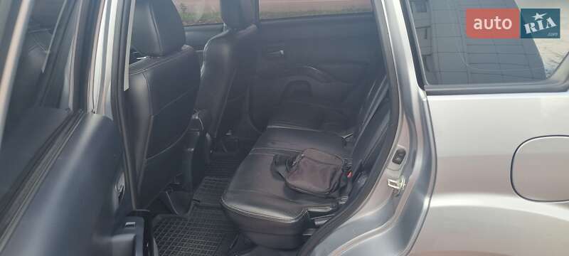 Позашляховик / Кросовер Mitsubishi Outlander XL 2007 в Кам'янському фото 13 Позашляховик / Кросовер Mitsubishi Outlander XL 2007 в Кам'янському