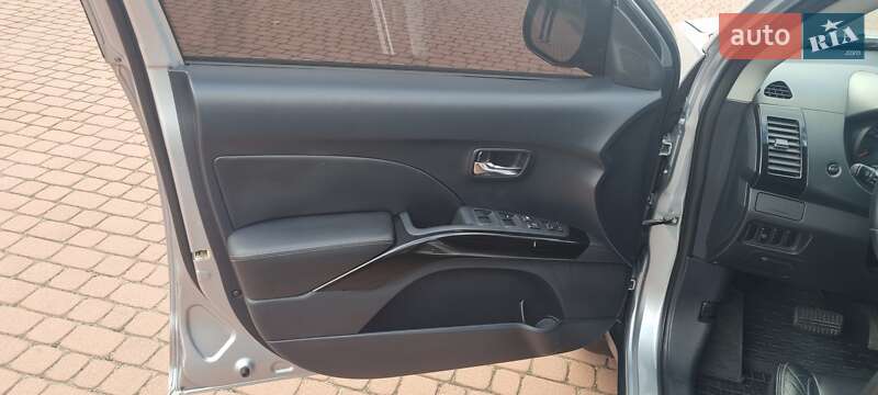 Позашляховик / Кросовер Mitsubishi Outlander XL 2007 в Кам'янському фото 15 Позашляховик / Кросовер Mitsubishi Outlander XL 2007 в Кам'янському