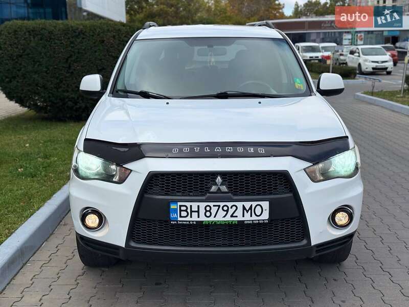 Внедорожник / Кроссовер Mitsubishi Outlander XL 2010 в Одессе фото 3 Внедорожник / Кроссовер Mitsubishi Outlander XL 2010 в Одессе