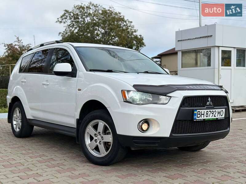 Внедорожник / Кроссовер Mitsubishi Outlander XL 2010 в Одессе фото 6 Внедорожник / Кроссовер Mitsubishi Outlander XL 2010 в Одессе