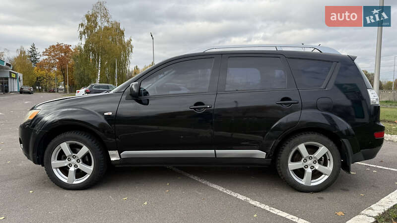 Внедорожник / Кроссовер Mitsubishi Outlander XL 2008 в Киеве
