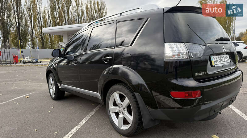 Внедорожник / Кроссовер Mitsubishi Outlander XL 2008 в Киеве