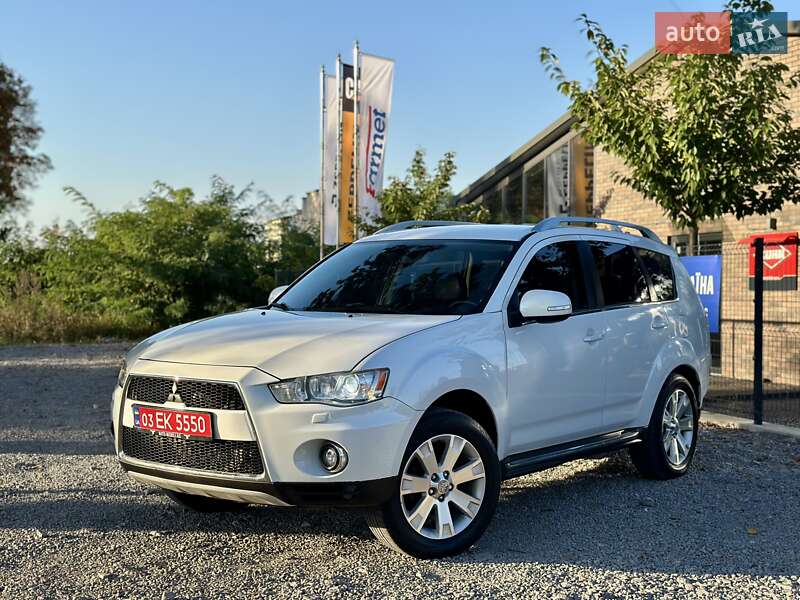 Внедорожник / Кроссовер Mitsubishi Outlander XL 2011 в 
