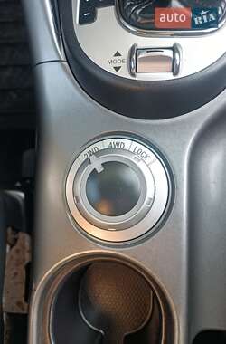 Позашляховик / Кросовер Mitsubishi Outlander XL 2011 в 