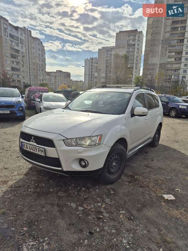 Позашляховик / Кросовер Mitsubishi Outlander XL 2011 в Києві фото Позашляховик / Кросовер Mitsubishi Outlander XL 2011 в Києві