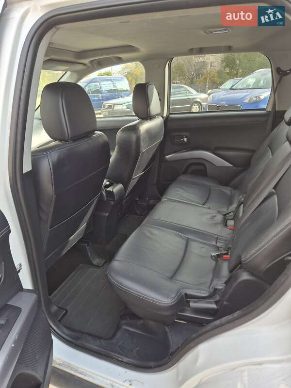 Позашляховик / Кросовер Mitsubishi Outlander XL 2011 в Києві фото 9 Позашляховик / Кросовер Mitsubishi Outlander XL 2011 в Києві