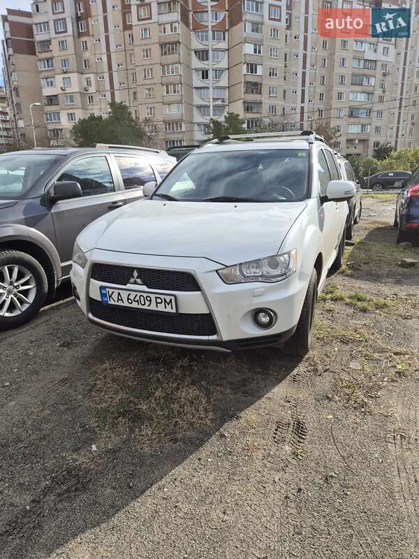 Позашляховик / Кросовер Mitsubishi Outlander XL 2011 в Києві фото 12 Позашляховик / Кросовер Mitsubishi Outlander XL 2011 в Києві