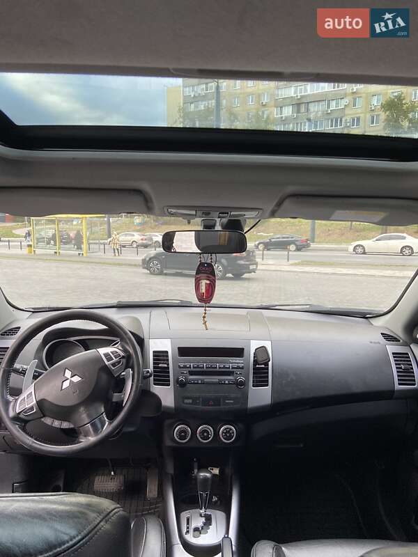 Позашляховик / Кросовер Mitsubishi Outlander XL 2008 в Дніпрі фото 8 Позашляховик / Кросовер Mitsubishi Outlander XL 2008 в Дніпрі