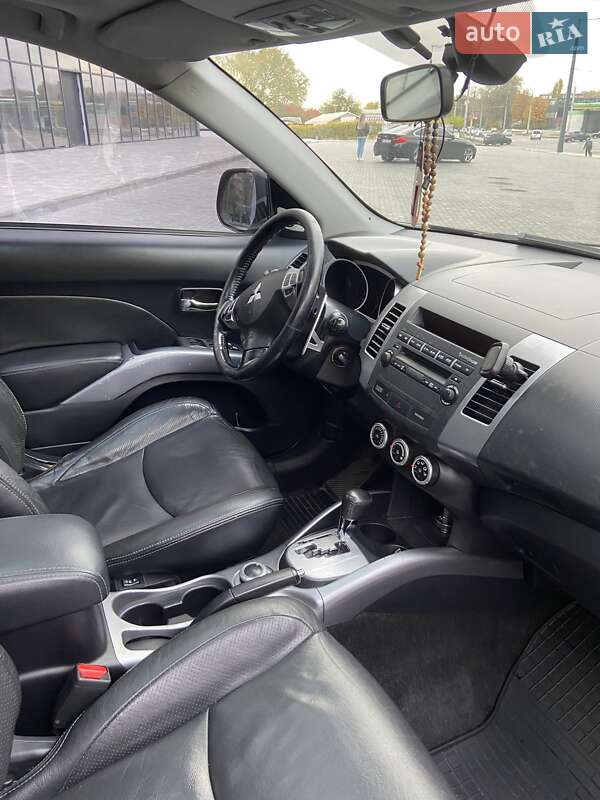 Позашляховик / Кросовер Mitsubishi Outlander XL 2008 в Дніпрі фото 13 Позашляховик / Кросовер Mitsubishi Outlander XL 2008 в Дніпрі