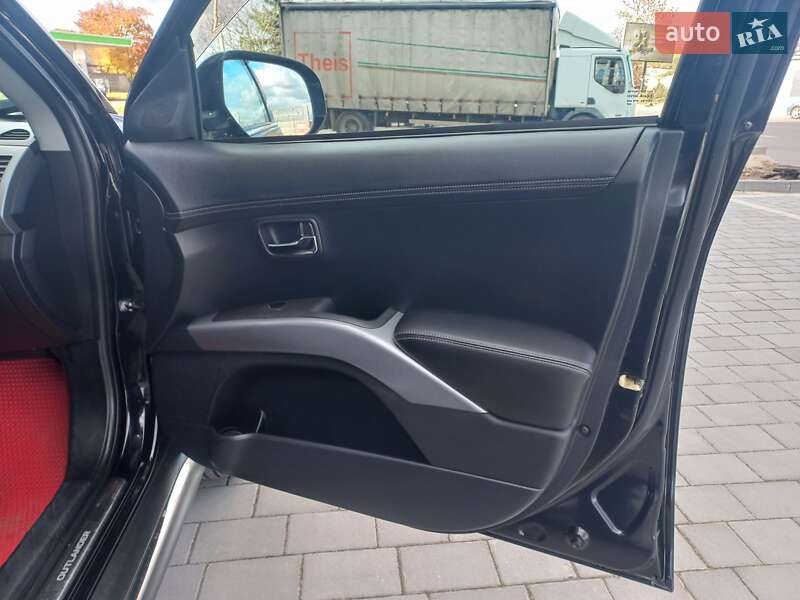 Внедорожник / Кроссовер Mitsubishi Outlander XL 2011 в Ивано-Франковске фото 16 Внедорожник / Кроссовер Mitsubishi Outlander XL 2011 в Ивано-Франковске