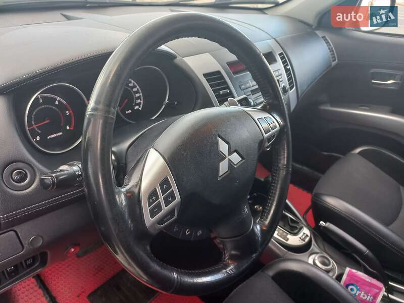Внедорожник / Кроссовер Mitsubishi Outlander XL 2011 в Ивано-Франковске фото 25 Внедорожник / Кроссовер Mitsubishi Outlander XL 2011 в Ивано-Франковске