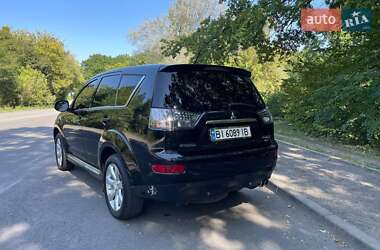 Внедорожник / Кроссовер Mitsubishi Outlander XL 2012 в 