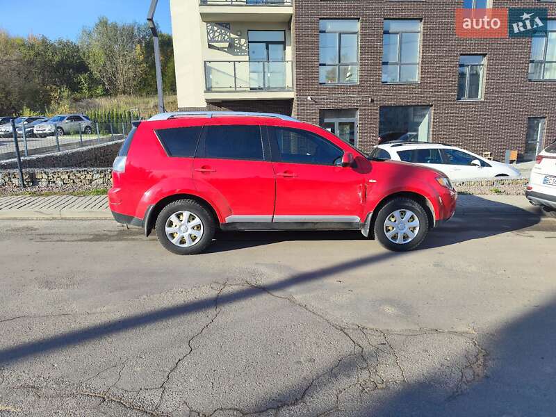 Позашляховик / Кросовер Mitsubishi Outlander XL 2008 в Львові