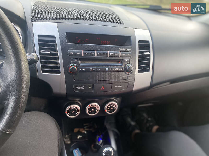 Позашляховик / Кросовер Mitsubishi Outlander XL 2007 в Іванівці фото 24 Позашляховик / Кросовер Mitsubishi Outlander XL 2007 в Іванівці