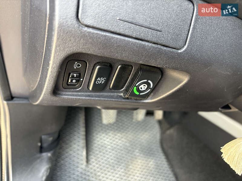 Внедорожник / Кроссовер Mitsubishi Outlander XL 2008 в Киеве фото 10 Внедорожник / Кроссовер Mitsubishi Outlander XL 2008 в Киеве