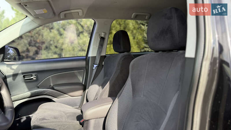Внедорожник / Кроссовер Mitsubishi Outlander XL 2009 в Днепре фото 15 Внедорожник / Кроссовер Mitsubishi Outlander XL 2009 в Днепре