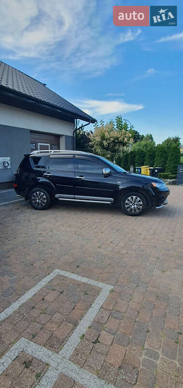 Внедорожник / Кроссовер Mitsubishi Outlander XL 2009 в Тернополе