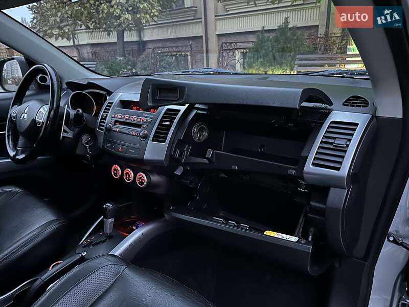 Внедорожник / Кроссовер Mitsubishi Outlander XL 2007 в Киеве фото 49 Внедорожник / Кроссовер Mitsubishi Outlander XL 2007 в Киеве