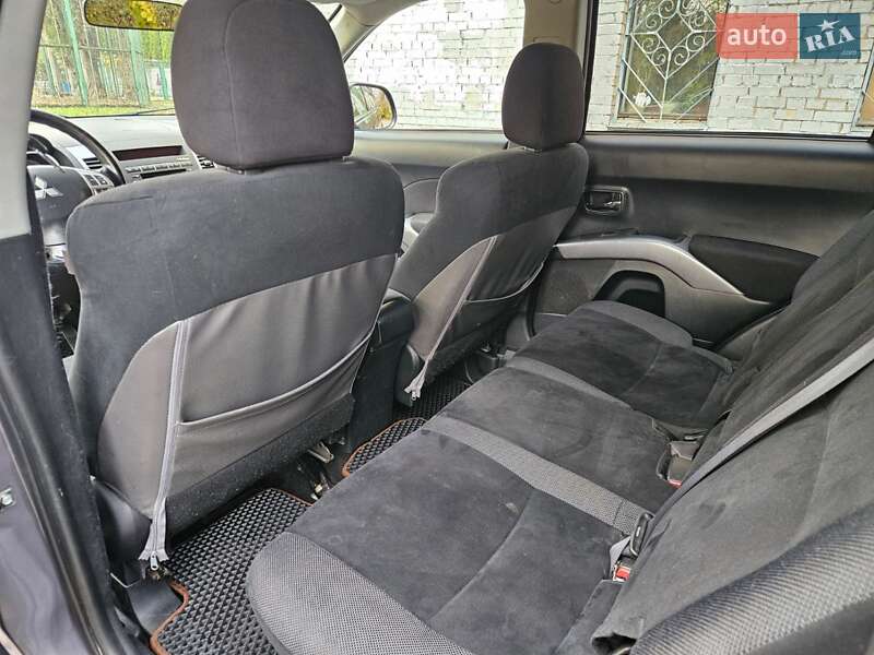 Позашляховик / Кросовер Mitsubishi Outlander XL 2007 в Дніпрі