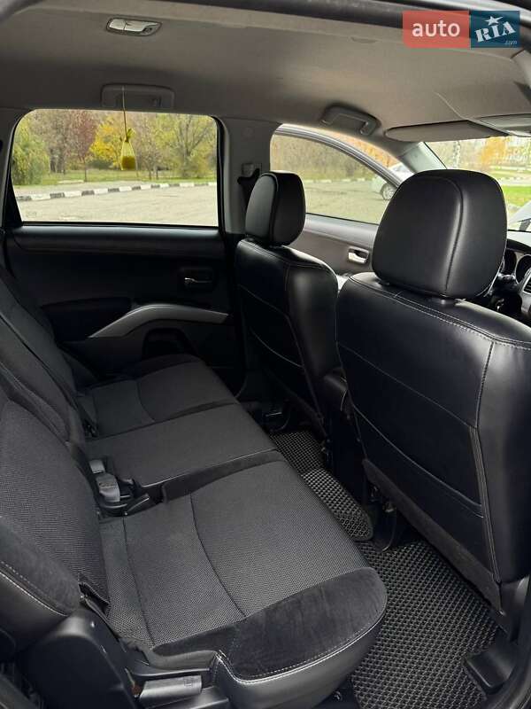 Позашляховик / Кросовер Mitsubishi Outlander XL 2011 в Запоріжжі фото 18 Позашляховик / Кросовер Mitsubishi Outlander XL 2011 в Запоріжжі