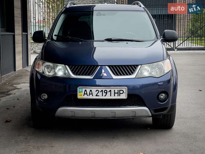 Позашляховик / Кросовер Mitsubishi Outlander XL 2008 в Києві