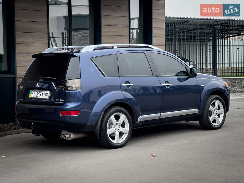 Позашляховик / Кросовер Mitsubishi Outlander XL 2008 в Києві