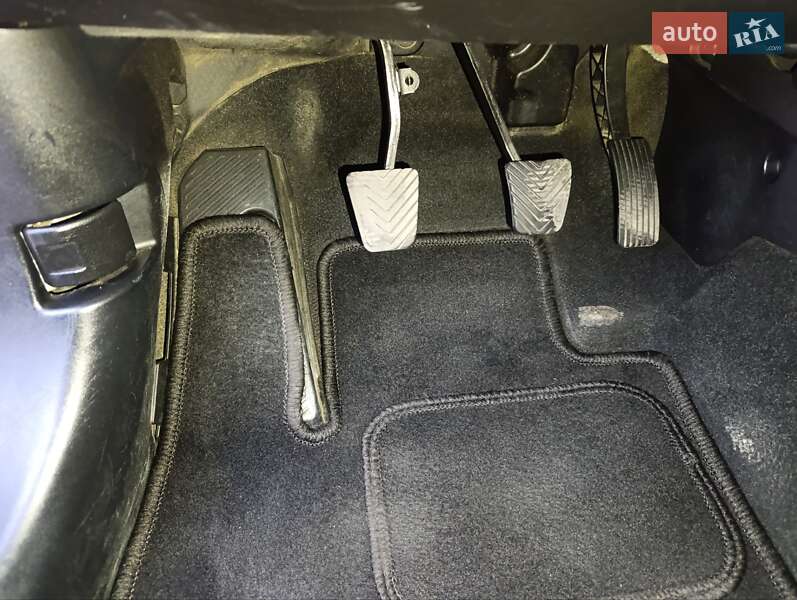 Внедорожник / Кроссовер Mitsubishi Outlander XL 2010 в Теофиполе